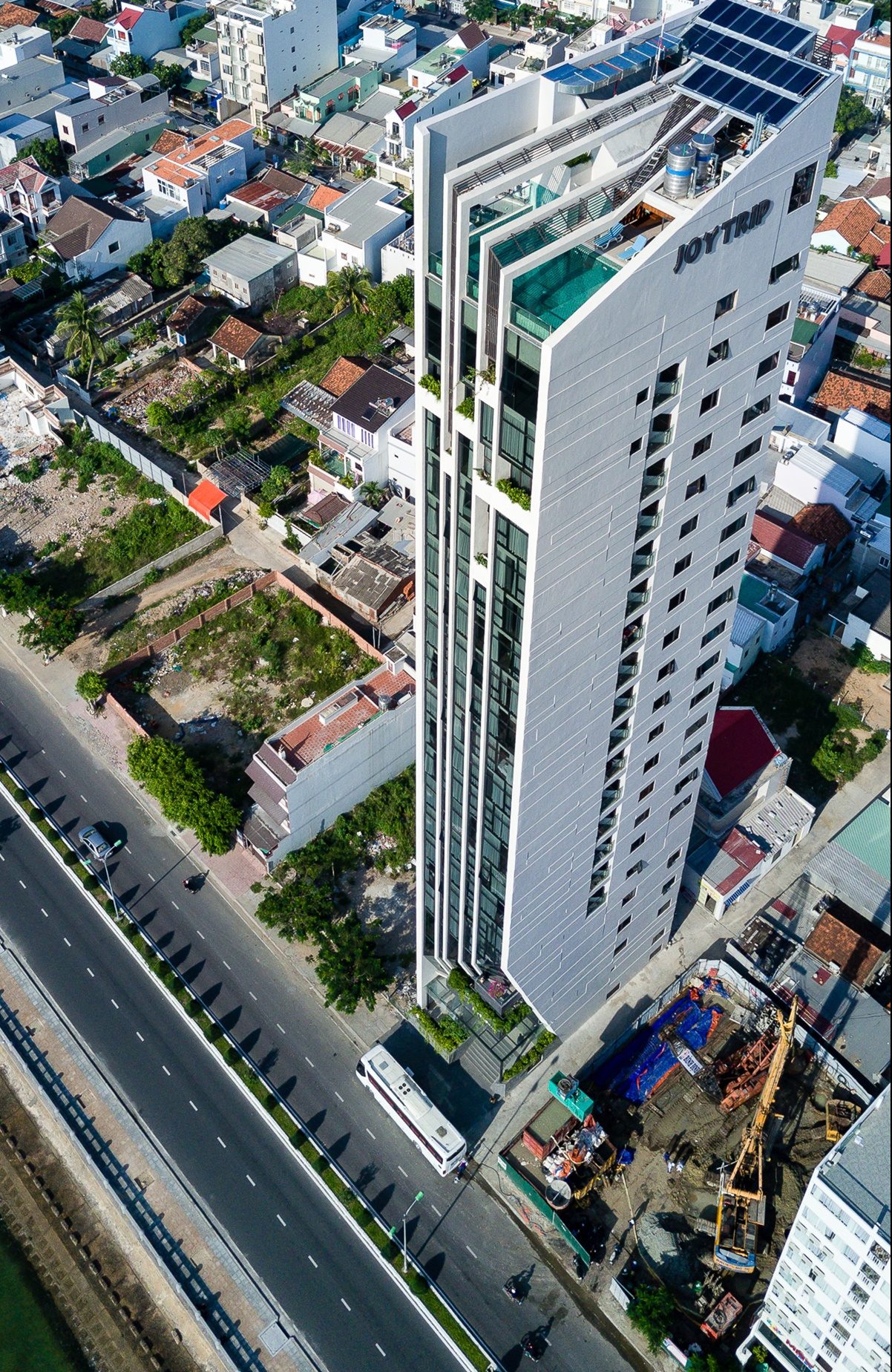 Joy Trip Hotel Nha Trang - Khách sạn 4 sao có hồ bơi vô cực đẹp tại Nha Trang