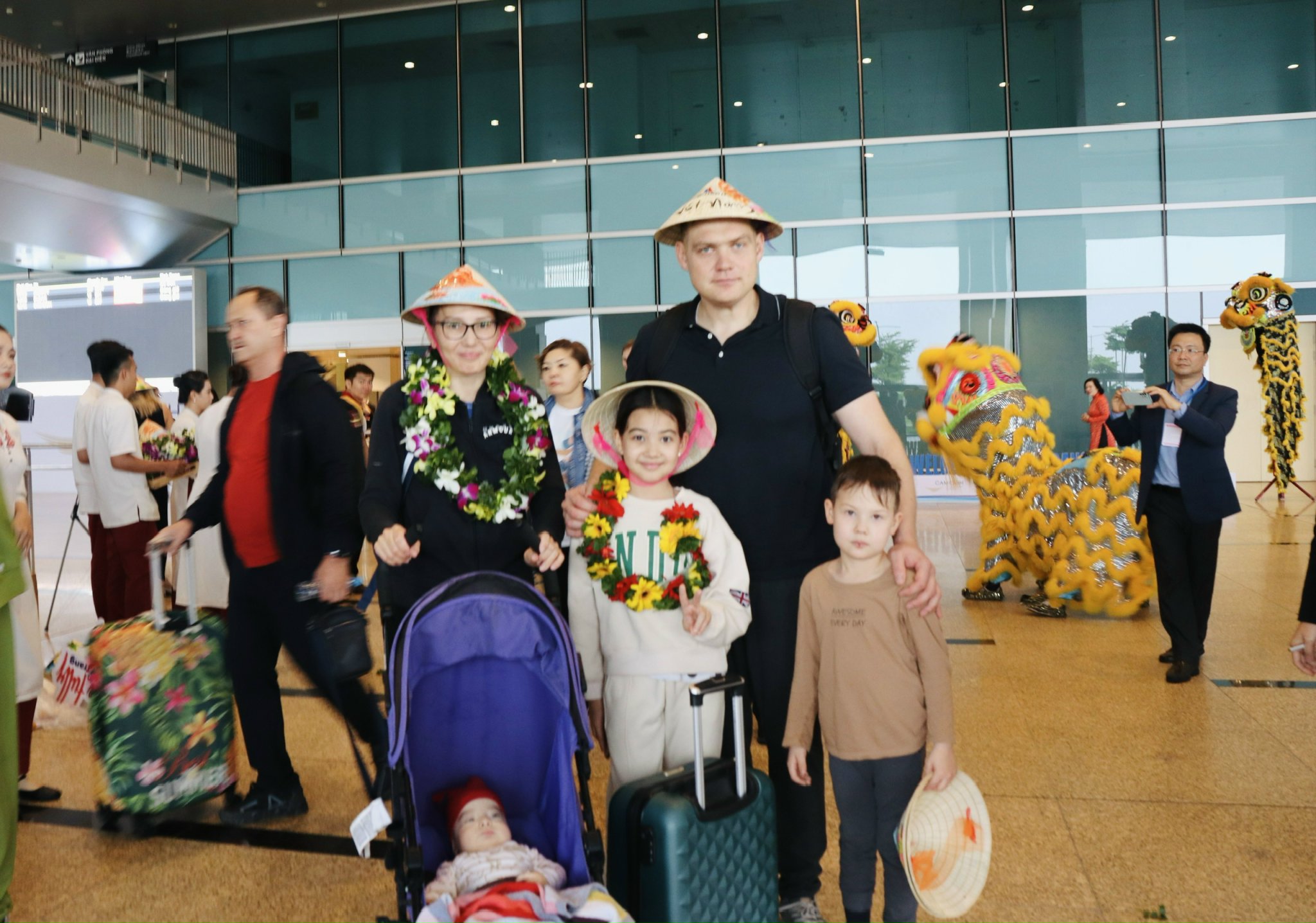 Du khách Kazakhtan hào hứng khi du lịch Nha Trang Khánh Hòa